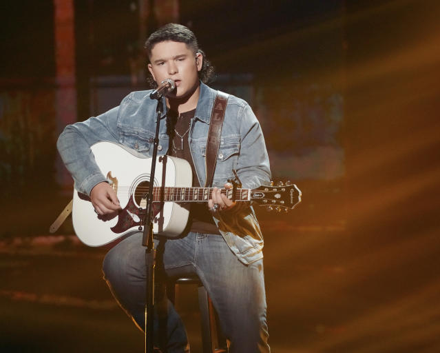 'American Idol' contestant Caleb Kennedy leaving competition after shocking social media post resurfaces