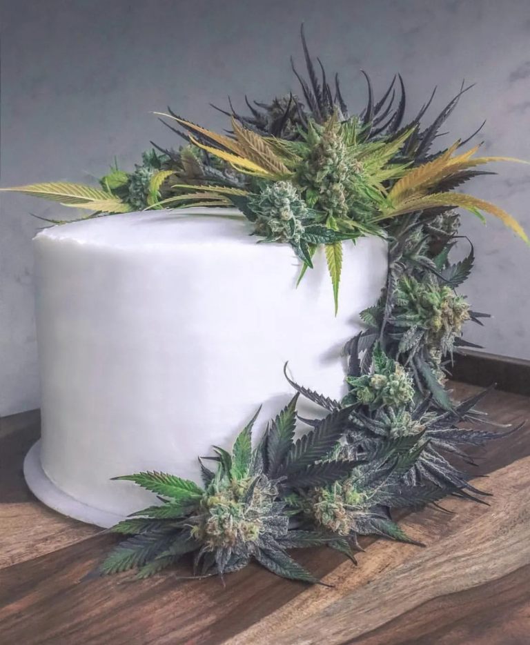 WEDDING CAKE